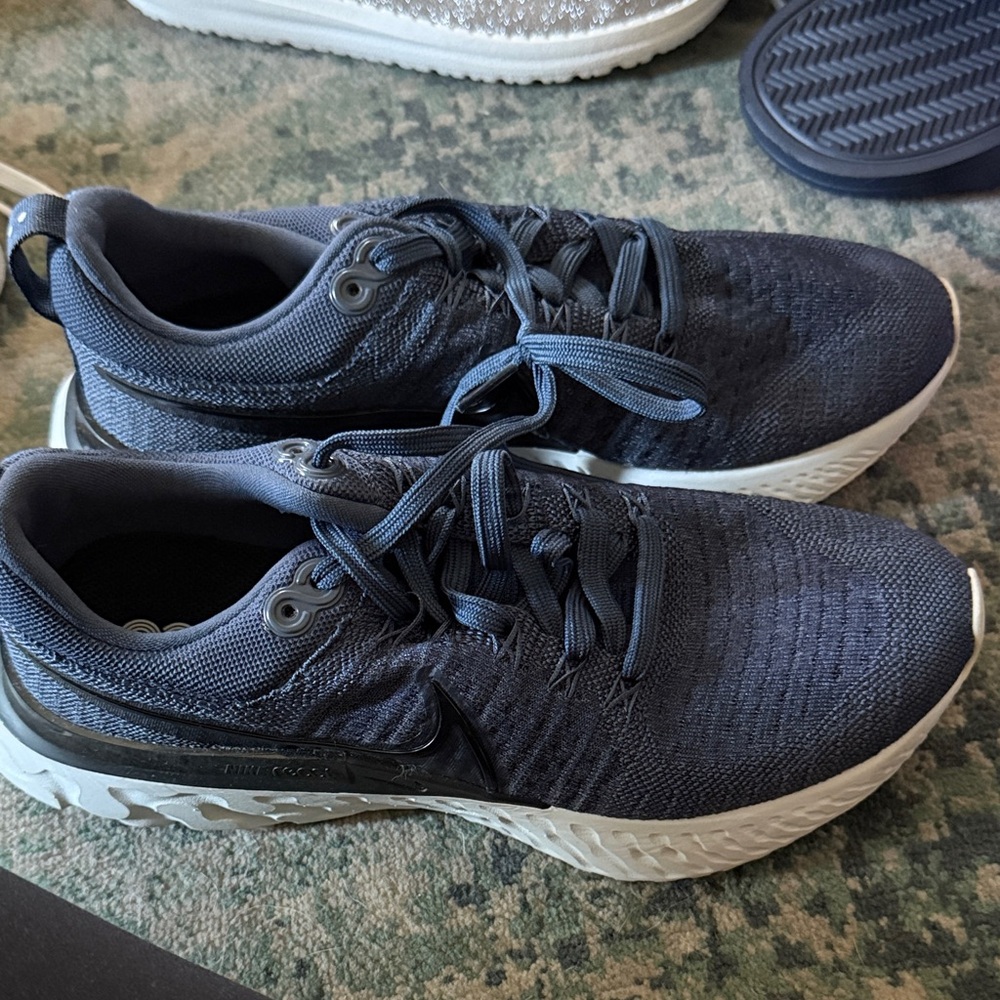 Nike Men's Dark Blue Athletic Shoes